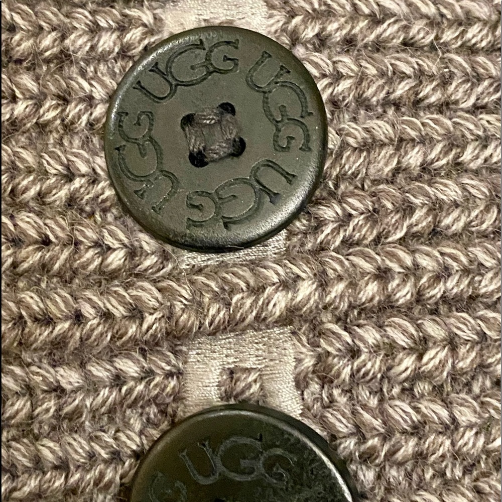 GREY  SWEATER UGG BOOTS SIZE 7! - Picture 8 of 12